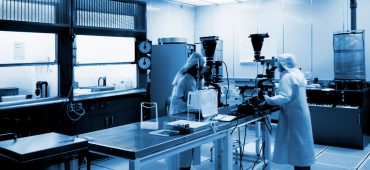 حمایت از پژوهش‌ها و دستاوردهای نانوفناورانه در راستای توسعه علمی و صنعتی کشور