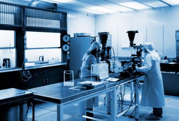 حمایت از پژوهش‌ها و دستاوردهای نانوفناورانه در راستای توسعه علمی و صنعتی کشور