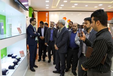 بازدید مسئولین هلدینگ راه و شهرسازی قرارگاه خاتم‌النبیاء(ص) از ستاد توسعه فناوری‌های نانو و میکرو