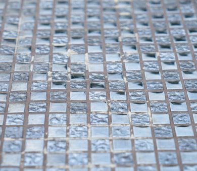 بهبود دکوراسیون داخلی با تولید نانوفناورانه کاشی شیشه‌ای ضدخش و ضداسید ایرانی