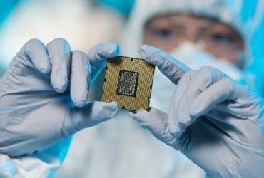 فناوری میکروسیالی و کاربرد آن در زیست‌شناسی سلولی و مولکولی (آزمایشگاه بر روی تراشه)