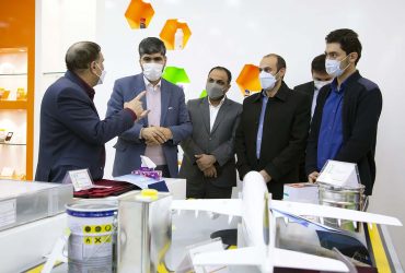 استقبال معاون رئیس‌جمهور و رئیس سازمان اداری و استخدامی کشور از دستاوردهای صنعتی نانو