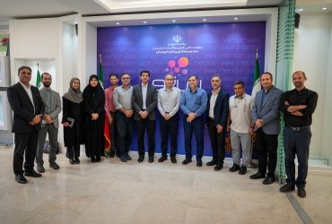 بازدید از توانمندی‌های صنعتی فناوری نانو در نشست مدیران هلدینگ صنعتی شیشه کاوه