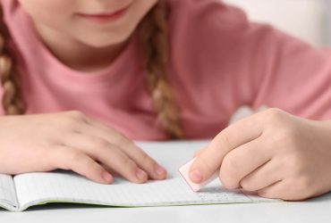 پاک‌کن نانویی ضدباکتری، نوآوری نانویی برای محافظت از دانش‌آموزان