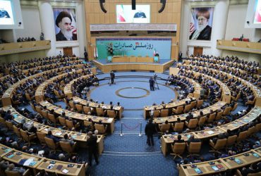 تقدیر از شرکت نانونخ و گرانول سیرجان در مراسم بیستمین سالروز ملی صادرات