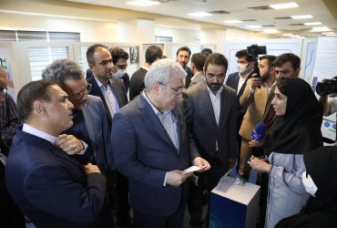 بازدید معاون علمی رئیس جمهور از شرکت های نانویی مسقر در پژوهشگاه پلیمر