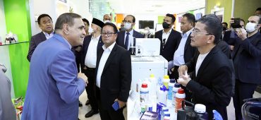 بازدید نائب رئیس پارلمان اندونزی از ستاد توسعه فناوری نانو