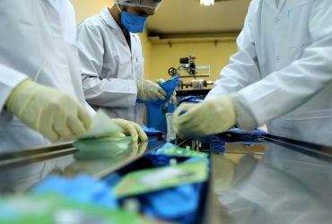 ویدیوی افزایش ظرفیت تولید ماسک‌های نانوالیاف ایرانی برای مقابله با بحران کرونا